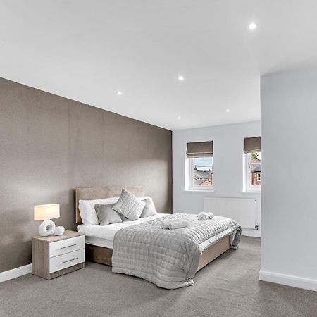 Brook Meadow House, 4 Bed House, Manchester Astley  Eksteriør bilde